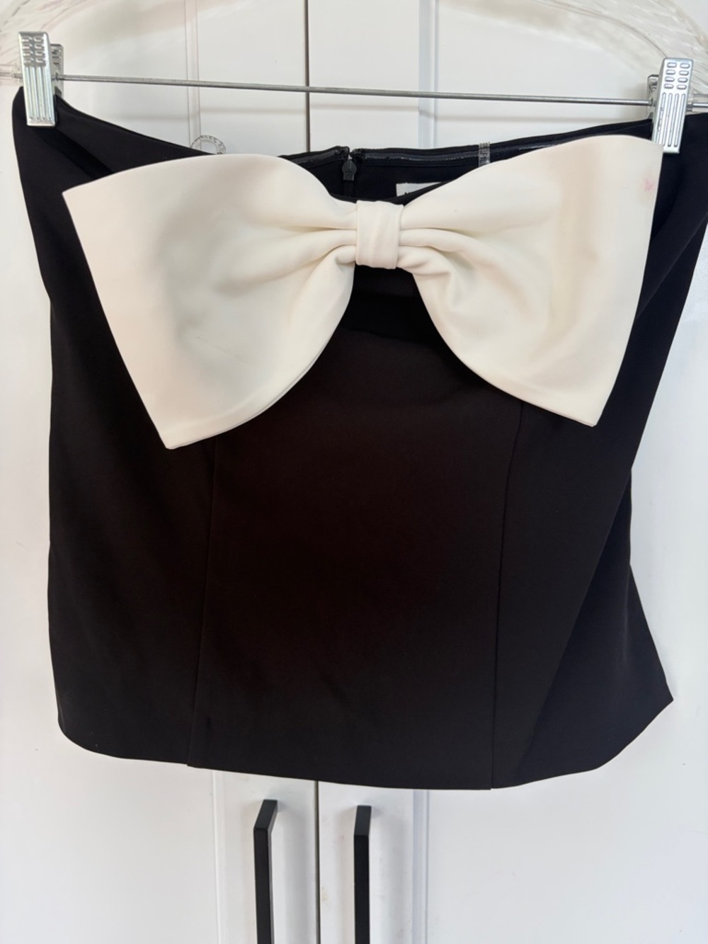 NWOT Avec Les Filles Black Strapless Top with White Bow - Picture 4 of 5